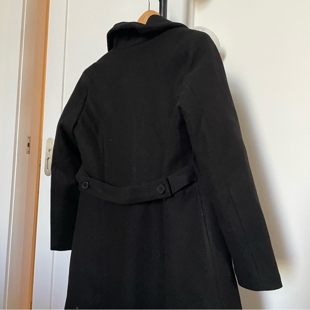 Long black coat - Picture 6 of 6
